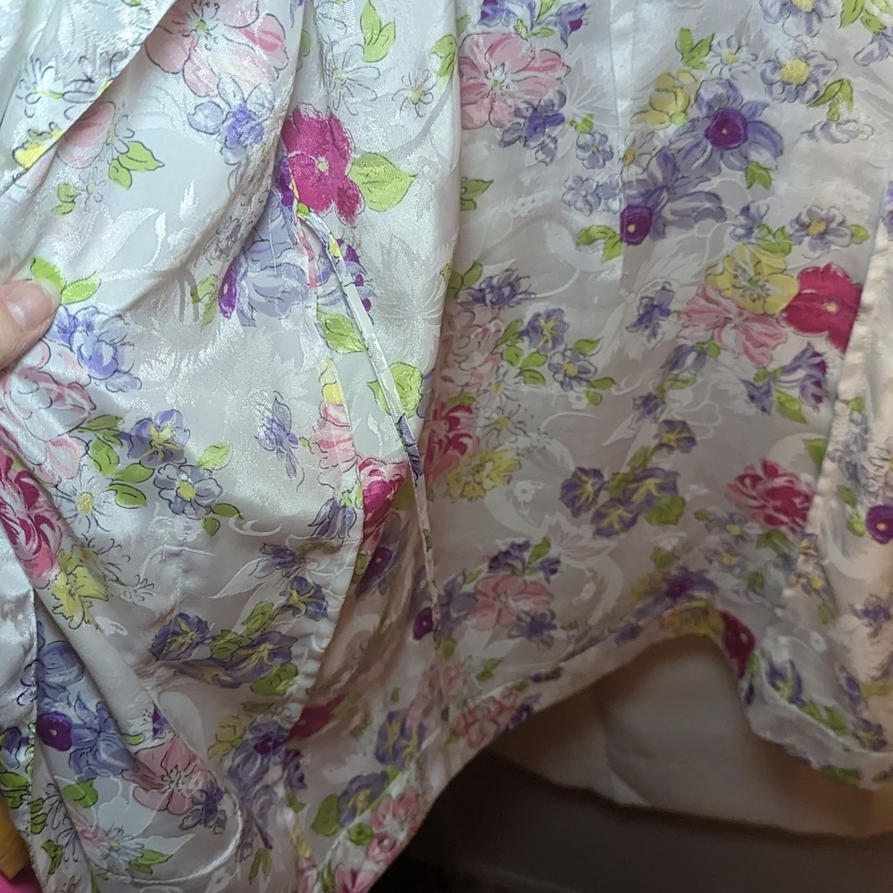 Victoria's Secret Multicolor Floral Satin Robe - Picture 8 of 10